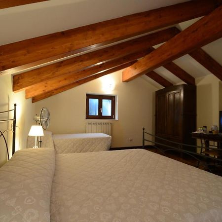 Mirbea Bed & Breakfast Cisano sul Neva Екстериор снимка