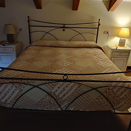 Mirbea Bed & Breakfast Cisano sul Neva Екстериор снимка